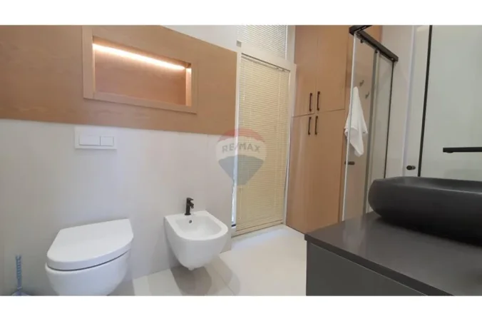 Vlore, shitet 2+1 , 182 m² (Dhermi)