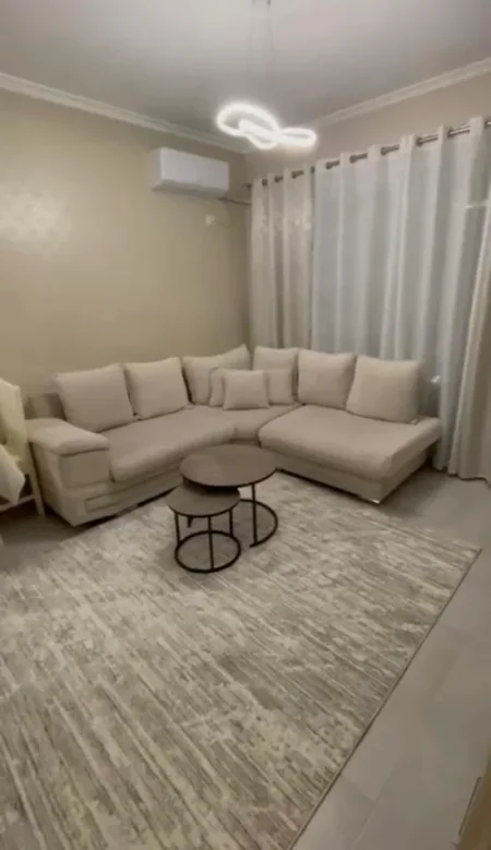 Tirane, jepet me qera apartament 1+1+Ballkon Kati 5, 60 m² 450 € 