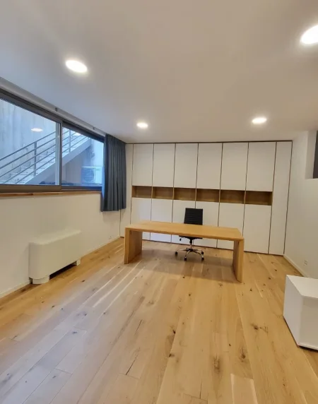 Tirane, jepet me qera Vile 3 Katshe , 500 m² 5.000 € 