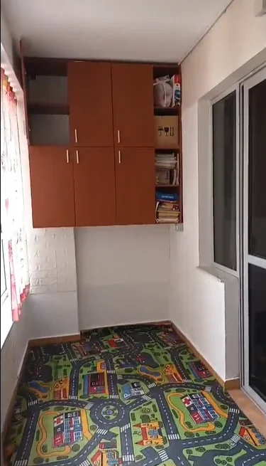 Jepet me qera apartament 1+1, Kati 4 me ashensor, 350 €, ne Fresk, rruga Muhamet Deliu