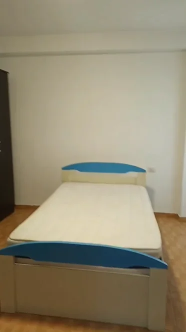 Jepet me qera apartament 1+1, Kati 4 me ashensor, 350 €, ne Fresk, rruga Muhamet Deliu