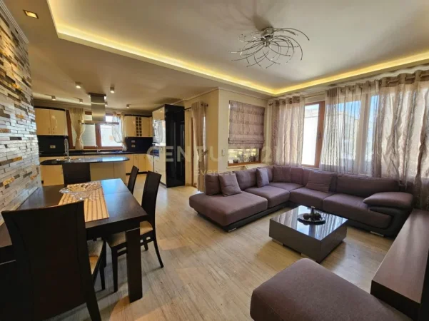 Tirane, shitet apartament 3+1 Kati 8, 142 m² 220.000 € (Astir)