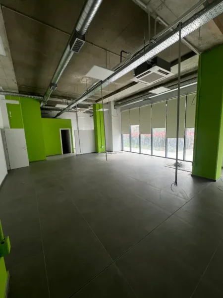 Tirane, jepet me qera ambjent biznesi Kati 0, 290 m² 4.640 € 