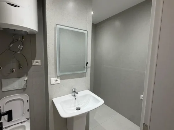 Tirane, shitet apartament 2+1 Kati 11, 79 m² 190.000 € (stacioni i trenit)