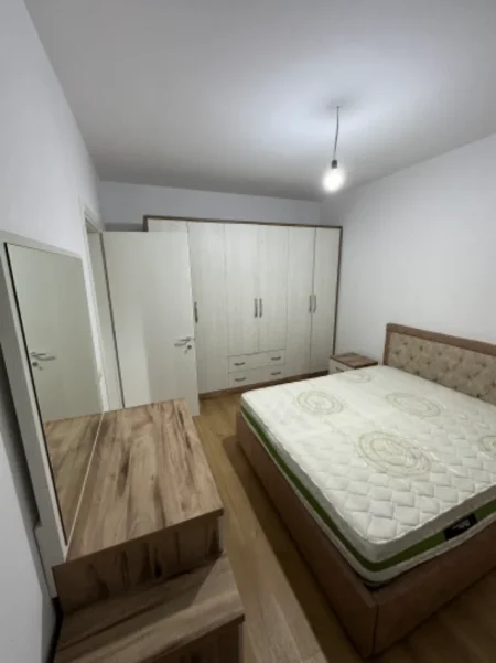 Tirane, jepet me qera apartament 2+1 Kati 9, 140 m² 500 € (Kompleksi Fratari Astir)