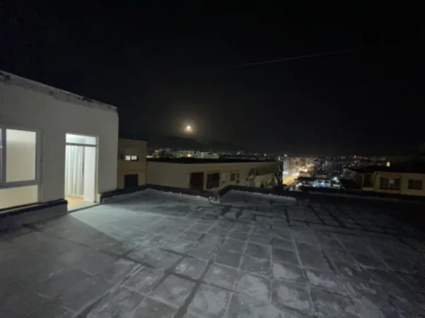 Tirane, jepet me qera apartament 2+1 Kati 9, 140 m² 500 € (Kompleksi Fratari Astir)