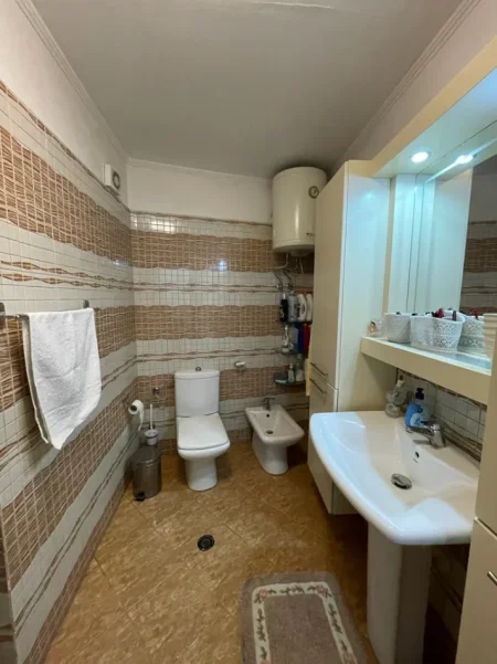 Jepet me qera apartament 2+1, Kati 3, 550 € ne DON BOSKO, tek VIZIONI