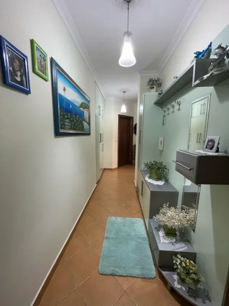 Jepet me qera apartament 2+1, Kati 3, 550 € ne DON BOSKO, tek VIZIONI