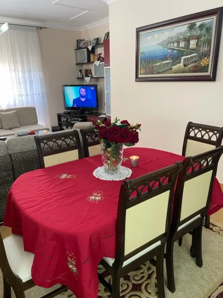 Jepet me qera apartament 2+1, Kati 3, 550 € ne DON BOSKO, tek VIZIONI