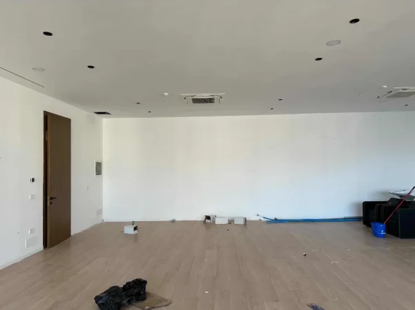 Tirane, jepet me qera ambjent biznesi Kati 5, 140 m² 2.380 € (Kompleksi Delijorgji)