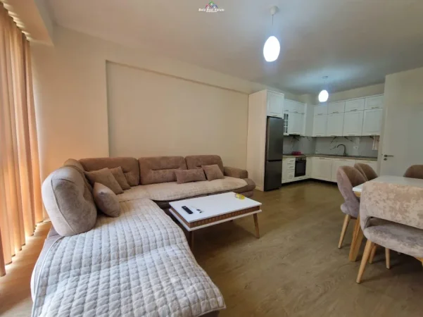 Tirane, jepet me qera apartament 1+1+Ballkon Kati 4, 70 m² 470 € (sokrat miho)