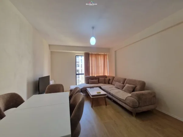 Tirane, jepet me qera apartament 1+1+Ballkon Kati 4, 70 m² 470 € (sokrat miho)