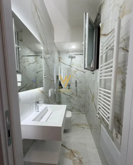 Tirane, jepet me qera apartament 1+1+Ballkon Kati 2, 55 m² 570 € (RRUGA E KAVAJES)