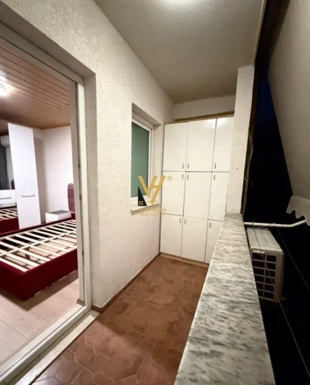 Tirane, jepet me qera apartament 1+1+Ballkon Kati 2, 55 m² 570 € (RRUGA E KAVAJES)