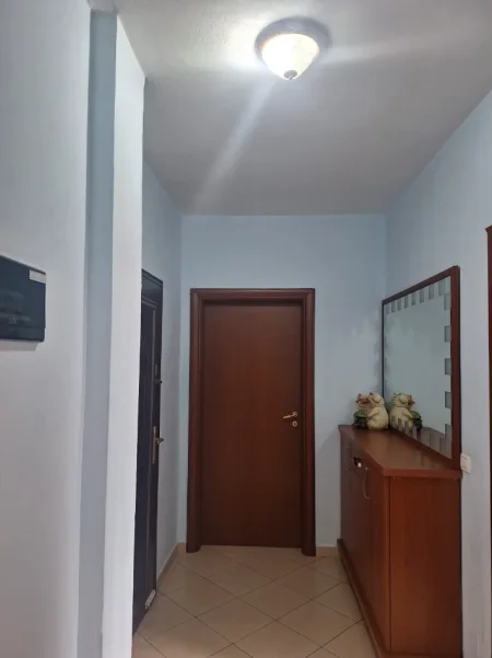 Tirane, jepet me qera apartament 1+1+Aneks+Ballkon Kati 9, 66 m² 370 € (Rruga " Kahreman Ylli")