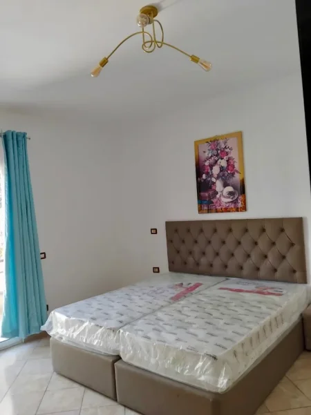 Tirane, jepet me qera 1+1 Kati 1, 