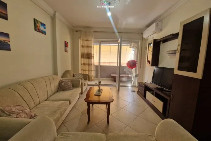 Tirane, jepet me qera apartament 1+1 Kati 4, 70 m² 470 € (Rruga Loni Ligori)