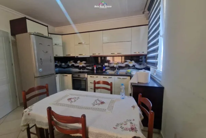 Tirane, jepet me qera apartament 1+1 Kati 4, 70 m² 470 € (Rruga Loni Ligori)