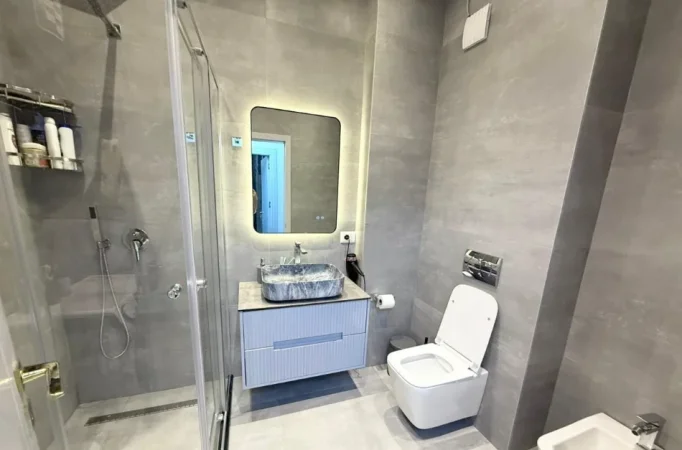 Tirane, jepet me qera apartament 2+1 Kati 4, 90 m² 580 € (fresku)