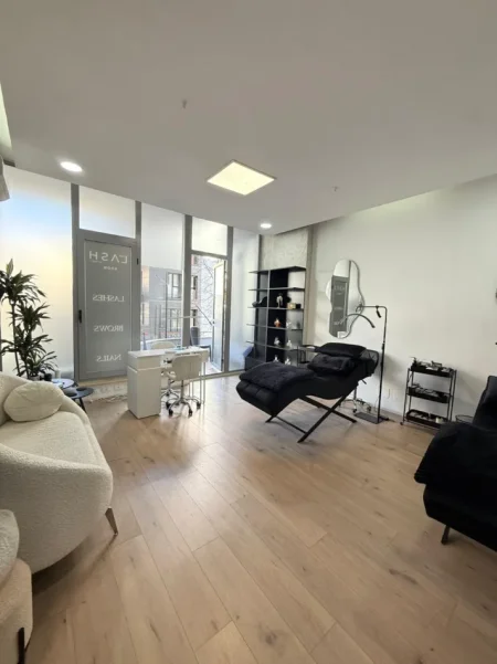 Tirane, jepet me qera ambjent biznesi , 36 m² 500 € (BLLOK)
