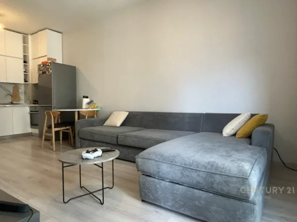 Tirane, shitet apartament 1+1 Kati 4, 59 m² 130.000 € (kinostudio)