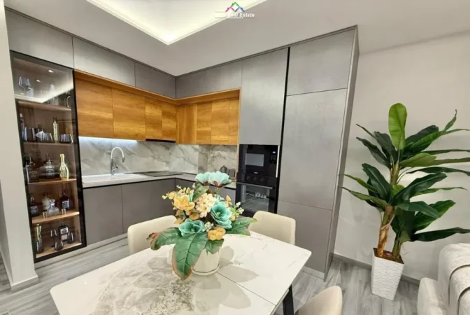 Tirane, jepet me qera apartament 2+1 Kati 4, 90 m² 580 € (Rruga e dajtit)