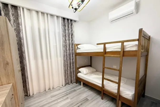 Tirane, jepet me qera apartament 2+1 Kati 4, 90 m² 580 € (Rruga e dajtit)