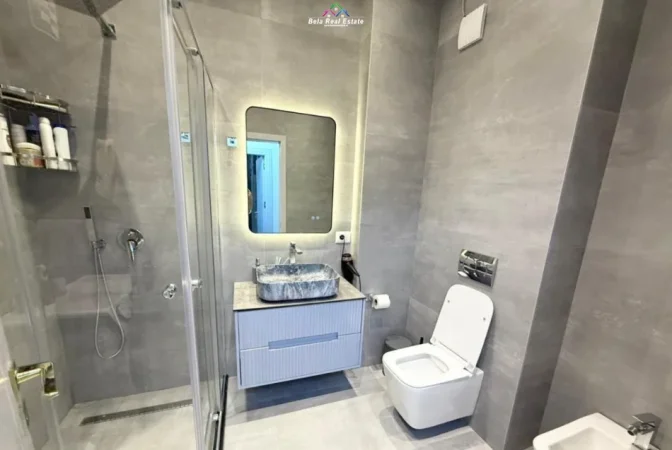 Tirane, jepet me qera apartament 2+1 Kati 4, 90 m² 580 € (Rruga e dajtit)