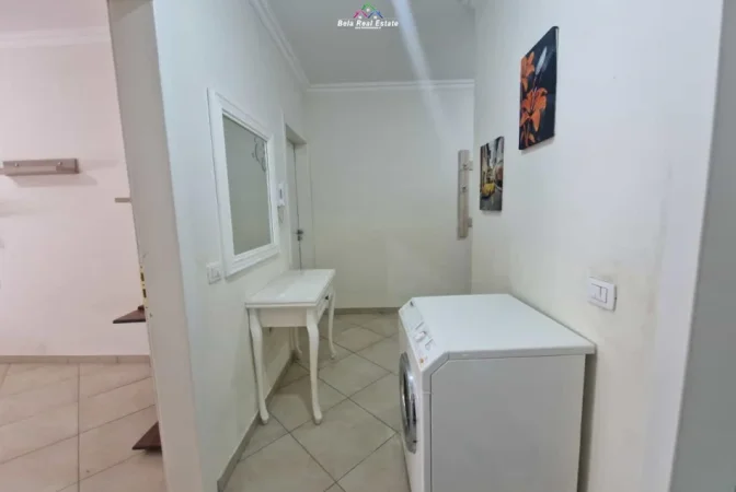 Tirane, jepet me qera apartament 1+1+Ballkon Kati 4, 70 m² 470 € (loni ligori)