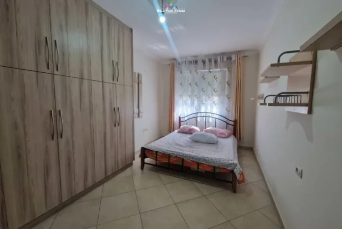 Tirane, jepet me qera apartament 1+1+Ballkon Kati 4, 70 m² 470 € (loni ligori)