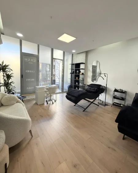 Tirane, jepet me qera zyre , 36 m² 500 € 