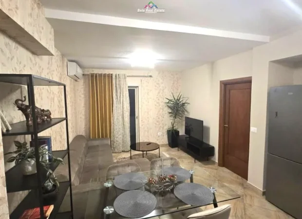 Tirane, jepet me qera apartament 1+1 Kati 7, 75 m² 650 € (Rruga e Barrikadave)