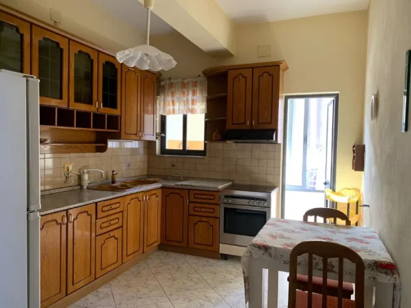 Tirane, jepet me qera apartament 2+1+Aneks Kati 2, 150 m² 500 € 