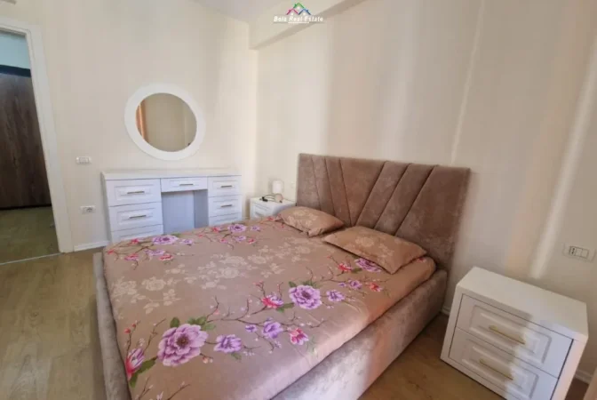 Tirane, jepet me qera apartament 1+1 Kati 4, 70 m² 470 € (Rruga sokrat Miho)