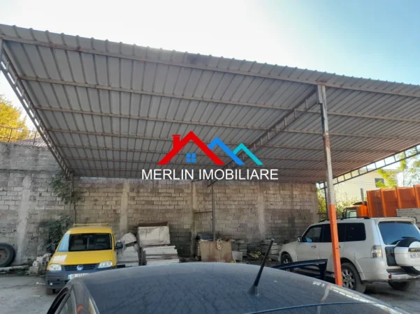 Tirane, jepet me qera ambjent biznesi Kati 0, 2.200 m² 2.300 € (RRUGA MYSLYM KETA)