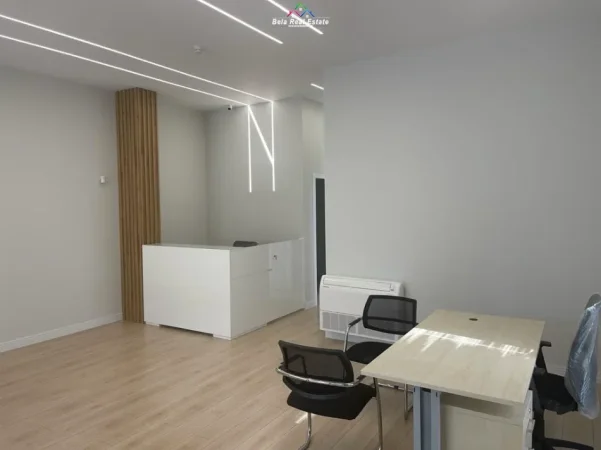 Tirane, jepet me qera dyqan Kati 0, 100 m² 620 € (paskuqan)