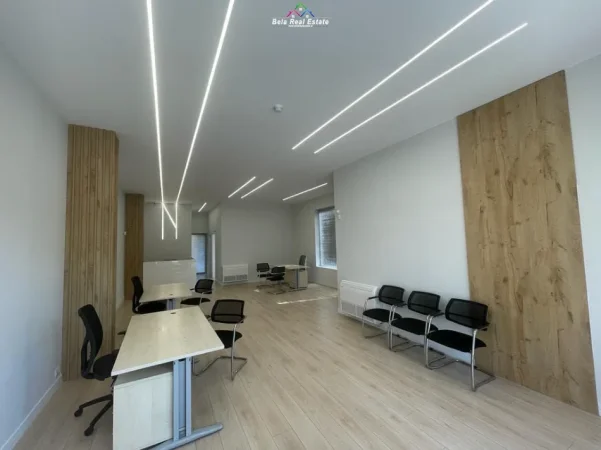 Tirane, jepet me qera dyqan Kati 0, 100 m² 620 € (paskuqan)