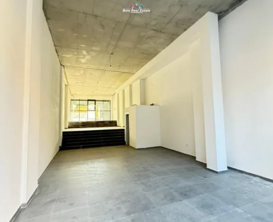 Tirane, jepet me qera dyqan Kati 0, 125 m² 3.200 € (Rruga e Barrikadave)