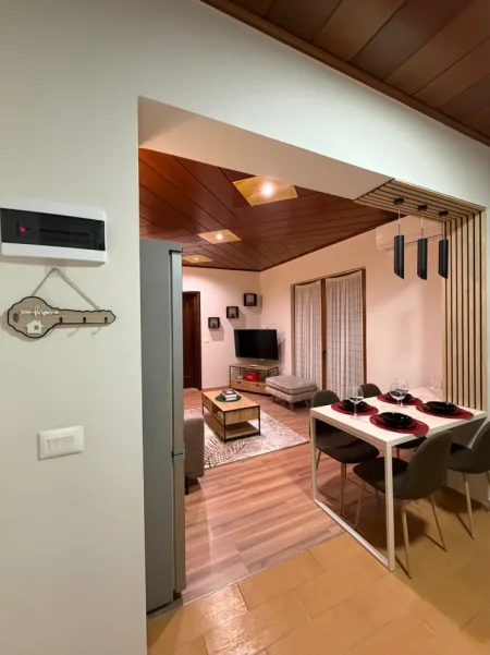 Tirane, jepet me qera apartament 1+1+Ballkon Kati 2, 70 m² 550 € 