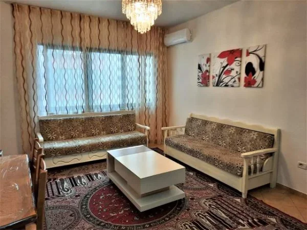 Tirane, shitet apartament 1+1+Ballkon Kati 3, 66 m² 125.000 € (Rruga 5 Maji, afer shkolles Tirana Jone)