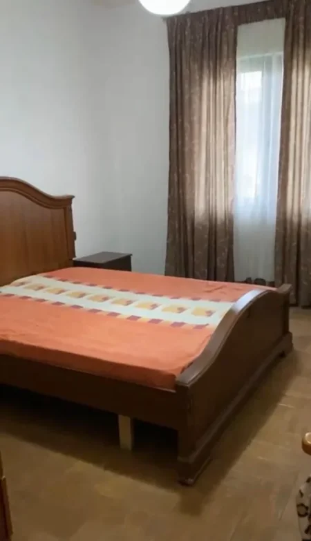Tirane, jepet me qera apartament 1+1 Kati 2, 50 m² 350 € 
