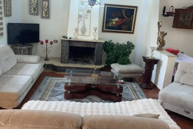 Tirane, jepet me qera Vile 2+1 Kati 3, 150 m² 620 € (ali demi)