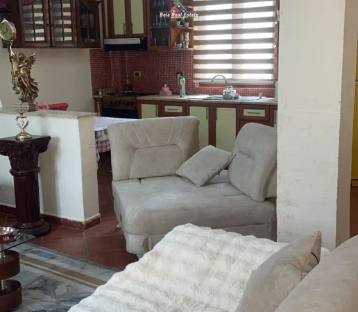 Tirane, jepet me qera Vile 2+1 Kati 3, 150 m² 620 € (ali demi)