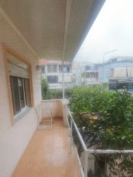 Tirane, jepet me qera vilë 1+1+Aneks+Ballkon Kati 2, 85 m² 500 € (Rruga Budi)