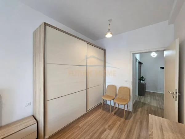 Tirane, jepet me qera apartament 1+1+Ballkon Kati 3, 63 m² 600 € (21 Dhjetori)