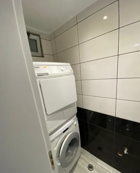 Tirane, jepet me qera apartament 1+1 Kati 1, 60 m² 650 € 