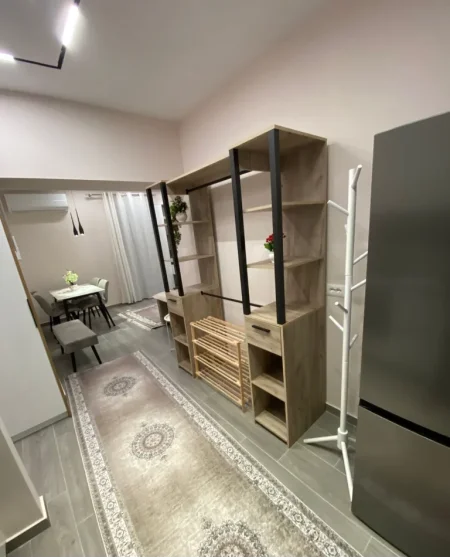 Tirane, jepet me qera apartament 1+1 Kati 1, 60 m² 650 € 