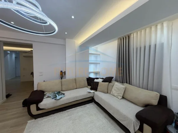 Tirane, jepet me qera apartament 2+1+Ballkon Kati 2, 141 m² 1.200 € (Kodra e Diellit)