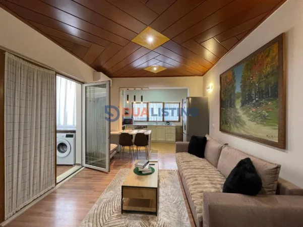 Tirane, jepet me qera 1+1 Kati 2, 65 m² (Rruga e kavajes)