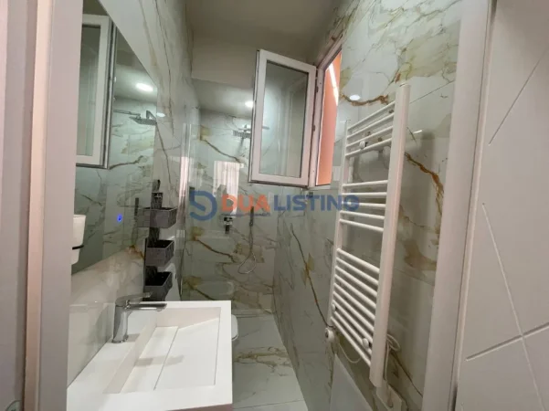 Tirane, jepet me qera 1+1 Kati 2, 65 m² (Rruga e kavajes)